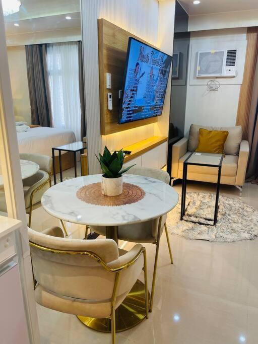 Marias Suite Near Manila Bay Free Use Of Pool Ngoại thất bức ảnh